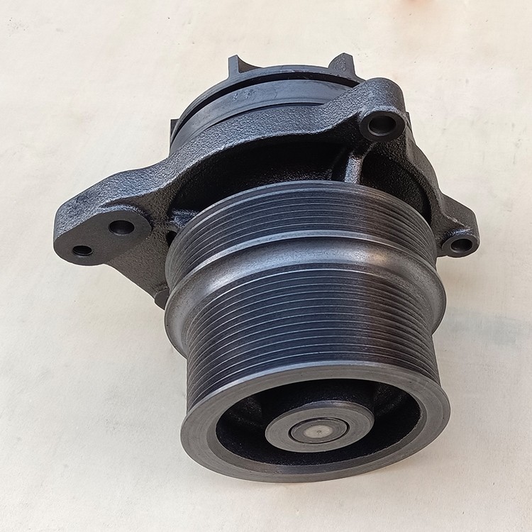 Excavator Spare Parts X15 QSX15 ISX15 Diesel Engine Spare Parts Water Pump 4386576 3683651 3684450